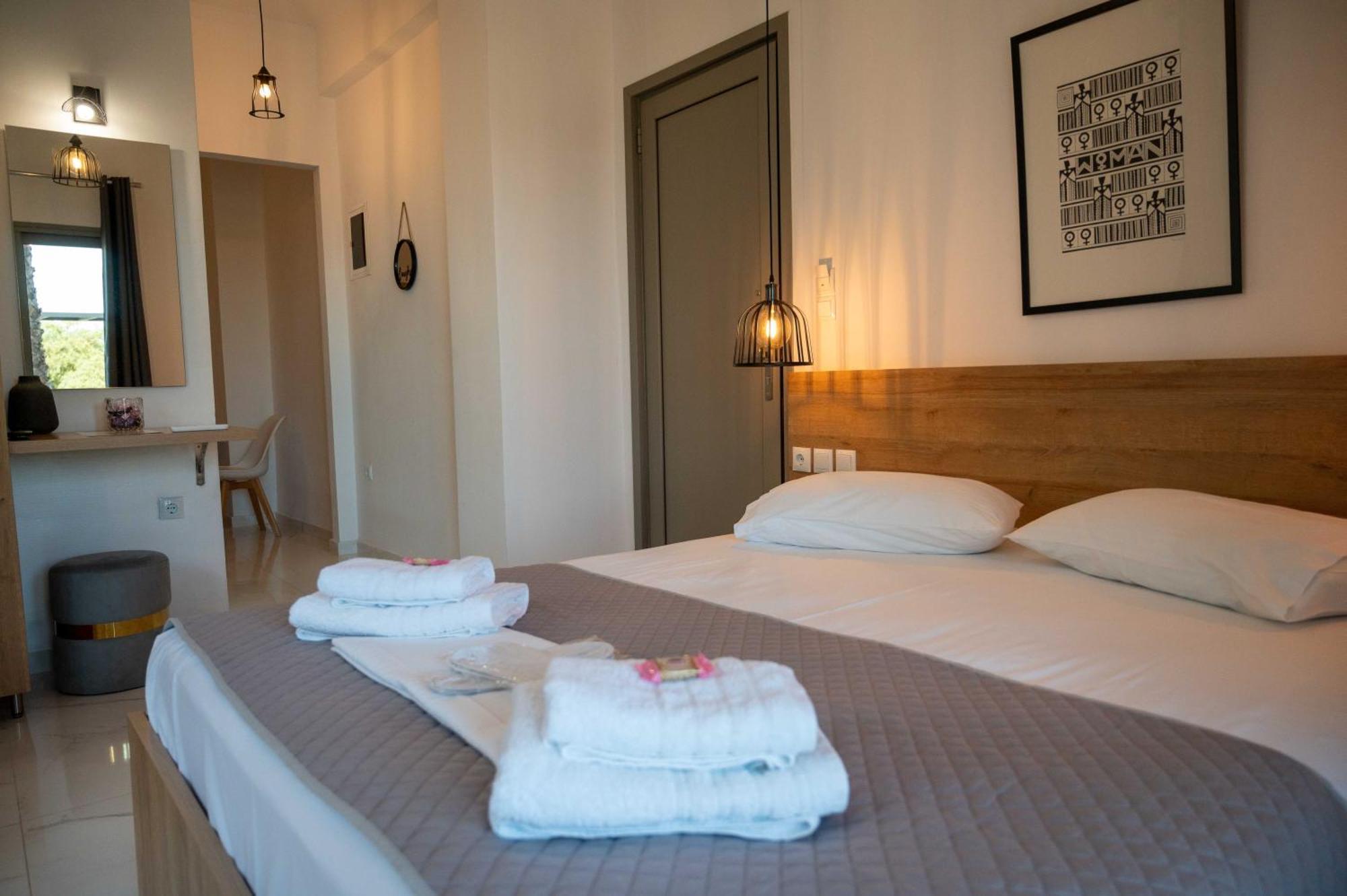 Finikas Suites & Apartments 10Min From Athens Airport Artemida  Ngoại thất bức ảnh
