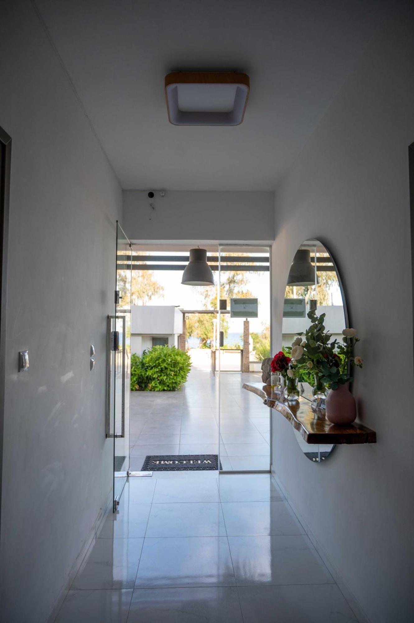 Finikas Suites & Apartments 10Min From Athens Airport Artemida  Ngoại thất bức ảnh