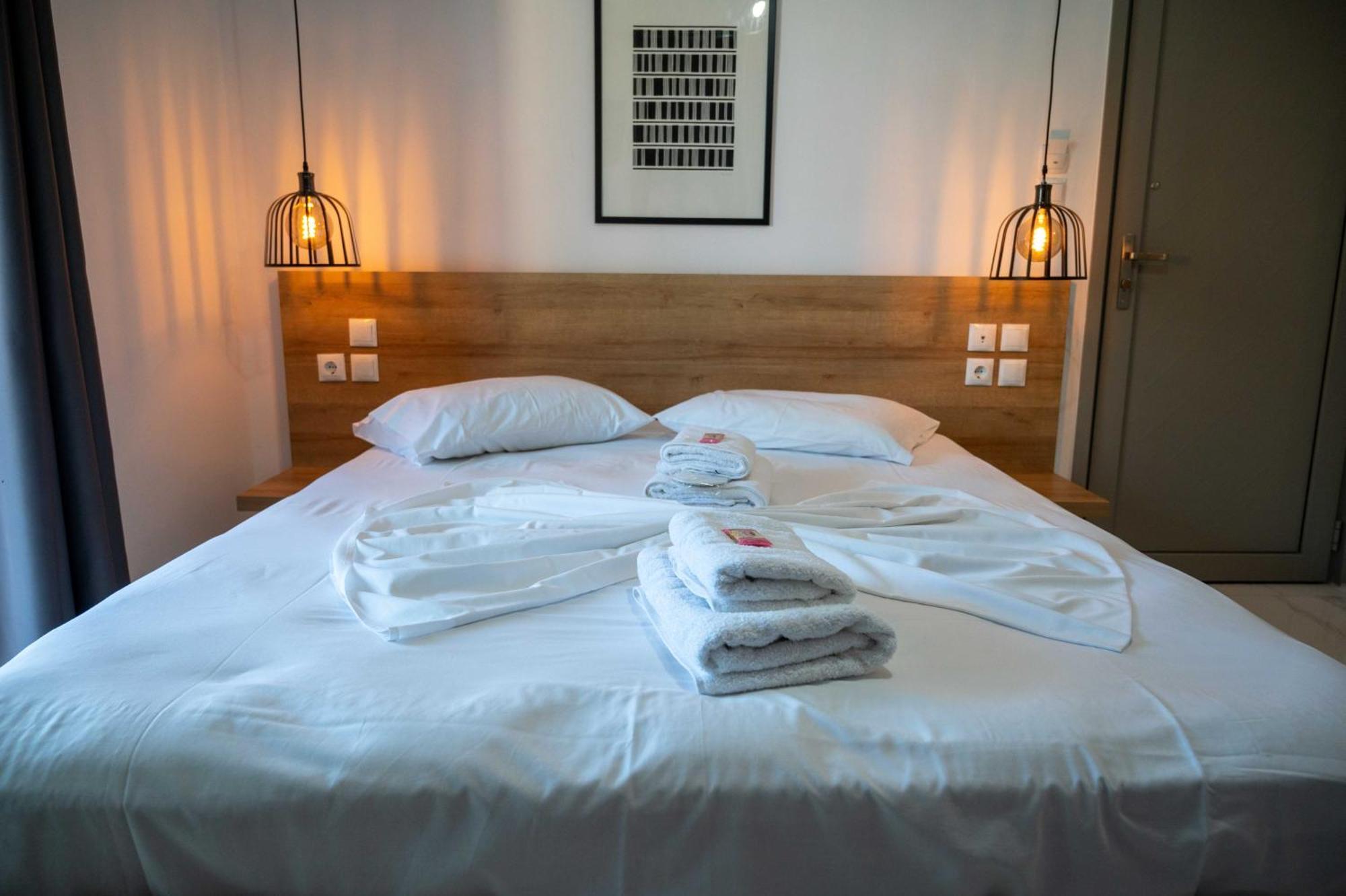 Finikas Suites & Apartments 10Min From Athens Airport Artemida  Ngoại thất bức ảnh