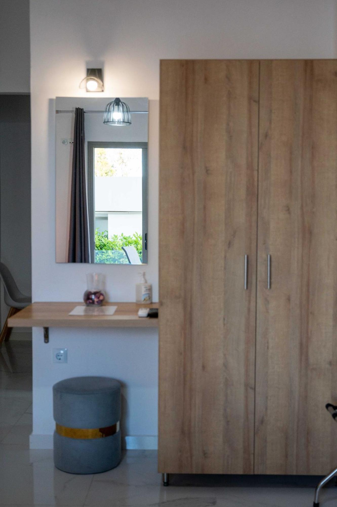 Finikas Suites & Apartments 10Min From Athens Airport Artemida  Ngoại thất bức ảnh
