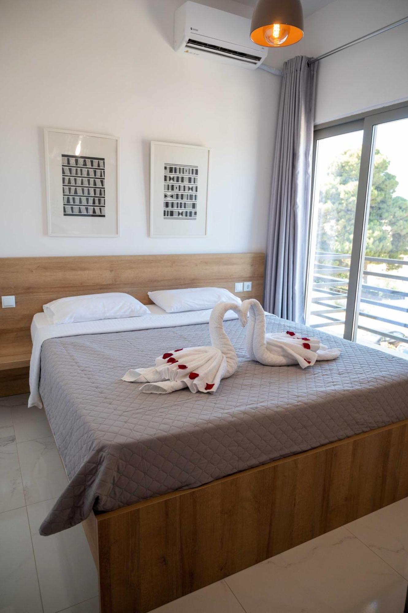 Finikas Suites & Apartments 10Min From Athens Airport Artemida  Ngoại thất bức ảnh