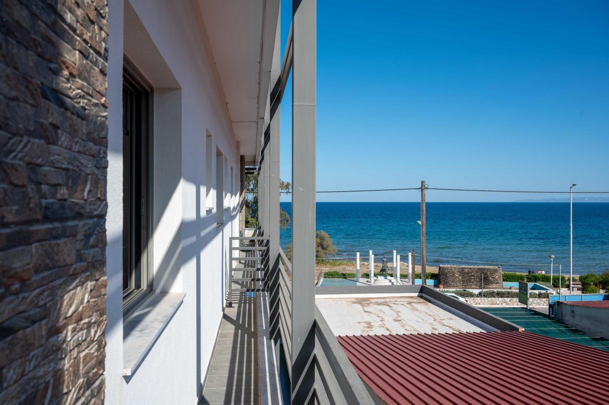Finikas Suites & Apartments 10Min From Athens Airport Artemida  Ngoại thất bức ảnh